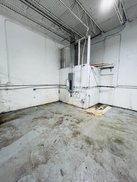 More Photos Of 810 NW 1st Ave, Boca Raton Warehouse For Lease