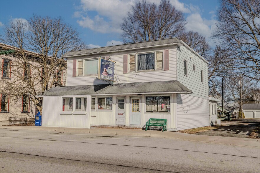 Primary Photo Of 407 Third St, Howe Specialty For Sale