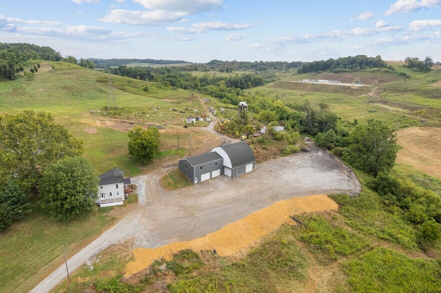 More Photos Of 797 Carlton Dr, Bentleyville Service For Lease