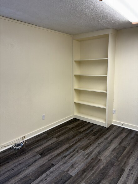 More Photos Of 116 Santa Fe Dr, Weatherford Office For Lease