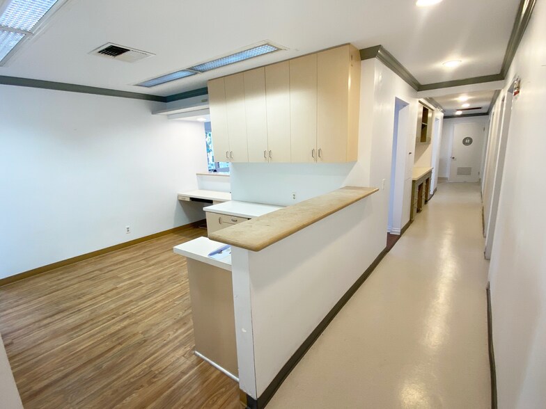 More Photos Of 230 W Pueblo St, Santa Barbara Medical For Sale
