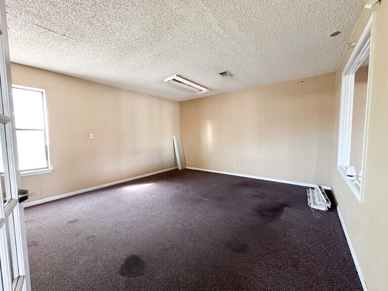 More Photos Of 2210 E Highway 190, Copperas Cove Freestanding For Sale