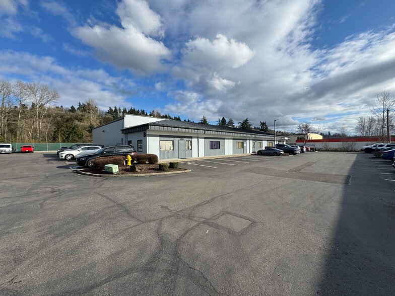 More Photos Of 8602-8612 S 222nd St, Kent Unknown For Lease