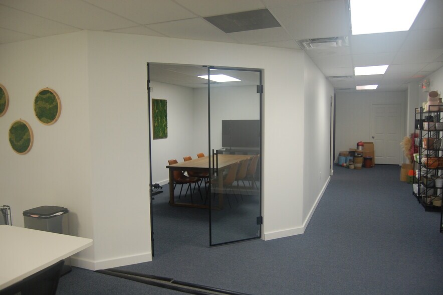 More Photos Of 301 S Tubb St, Oakland Office For Lease