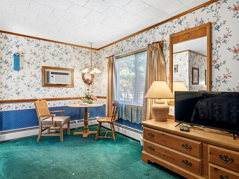 More Photos Of 1024 S I 75 Business Loop, Grayling Hotel For Sale