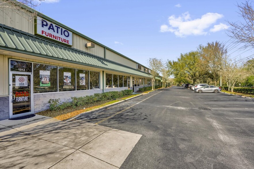 More Photos Of 2100 Ronald Reagan Blvd, Longwood Showroom For Sale
