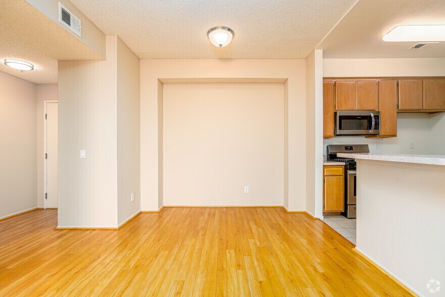 More Photos Of 10621 Valley Spring Ln, North Hollywood Apartments For Sale