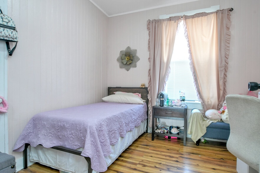 More Photos Of 310 Sandy Ln, Oakley Manufacturing For Sale