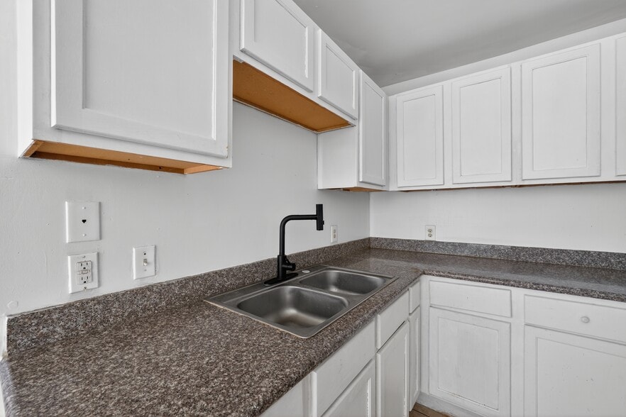 More Photos Of 3410 Fordham Rd, Dallas Apartments For Sale