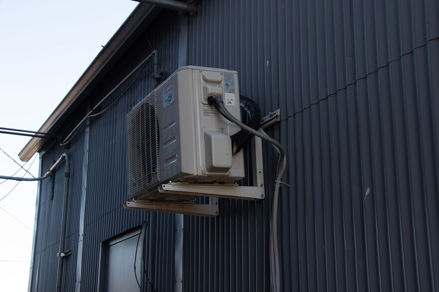 More Photos Of 3200 Pearl St, Boulder Warehouse For Sale