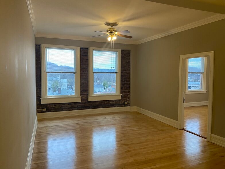 More Photos Of 306 W Main St, Frankfort Coworking Space