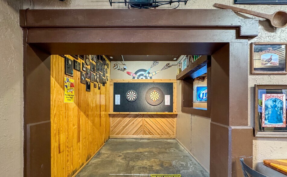 More Photos Of 1211 W Hickory St, Denton Bar For Lease