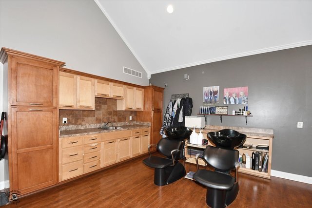 More Photos Of 111 N Lincoln St, Braidwood Storefront Retail Office For Sale