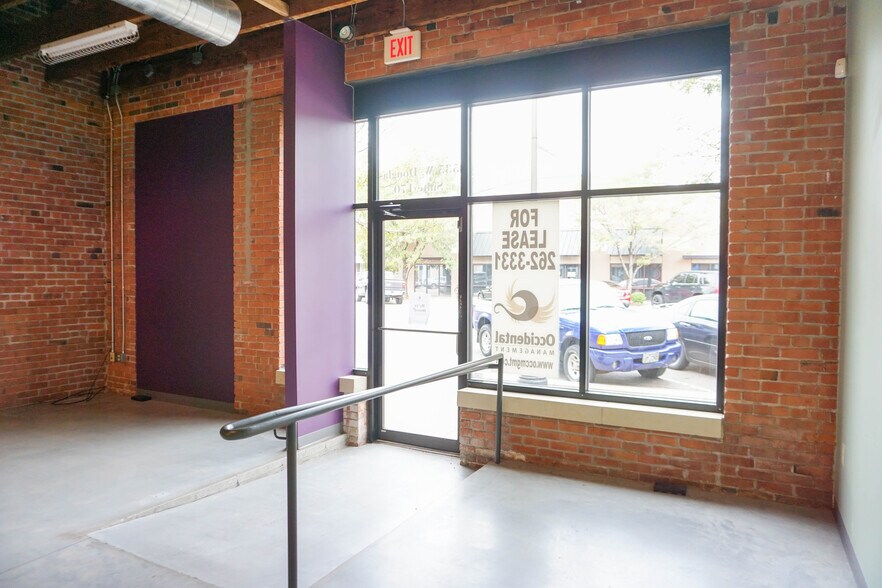 More Photos Of 535 W Douglas Ave, Wichita Storefront Retail Office For Lease