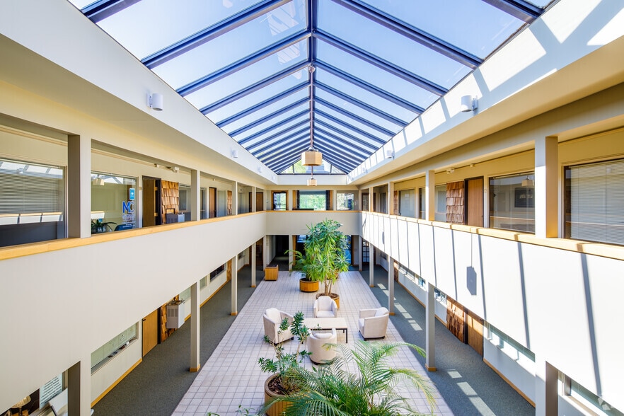 More Photos Of 2008 Hogback Rd, Ann Arbor Unknown For Lease