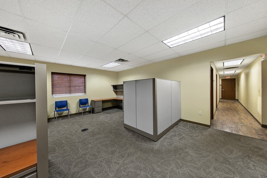 More Photos Of 180 Ushers Rd, Round Lake Warehouse For Sale