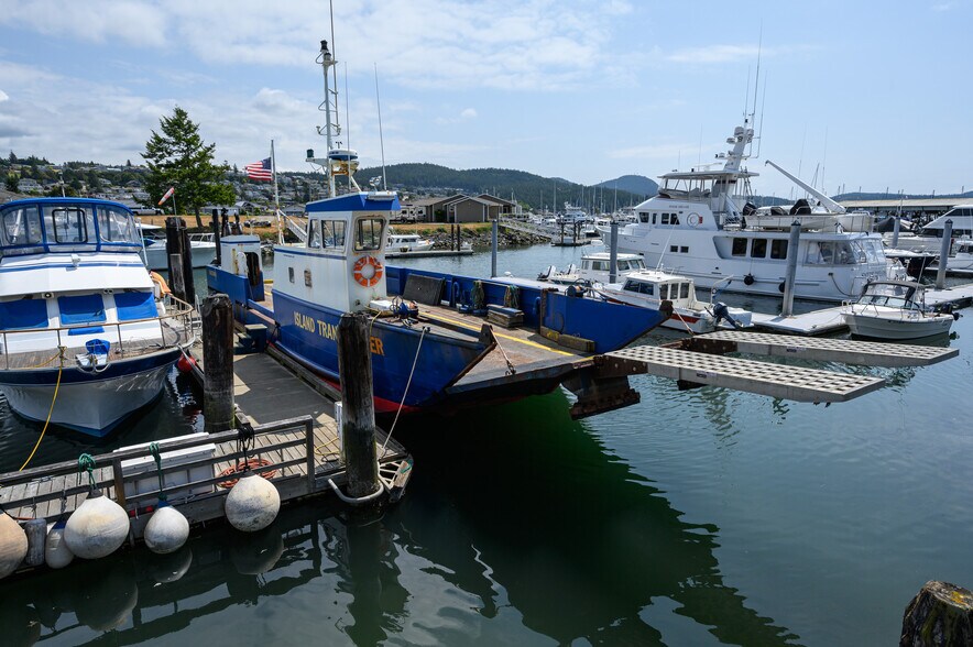 More Photos Of 1909 Skyline Way, Anacortes Marina For Sale