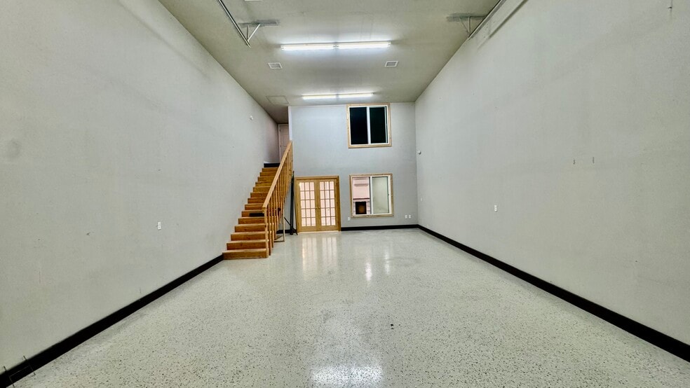 More Photos Of 308 W State Highway 152, Mustang Light Distribution For Lease