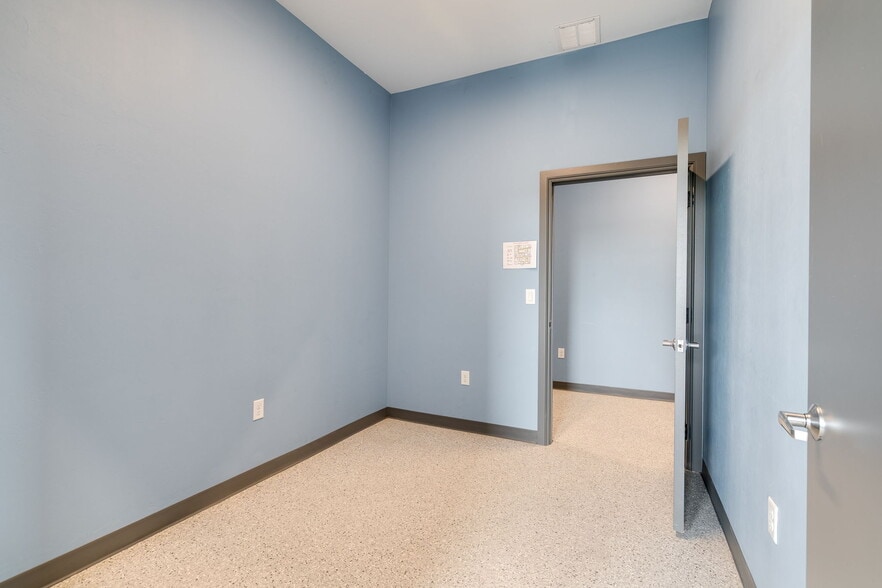 More Photos Of 3305 NW 192nd St, Edmond Healthcare For Sale