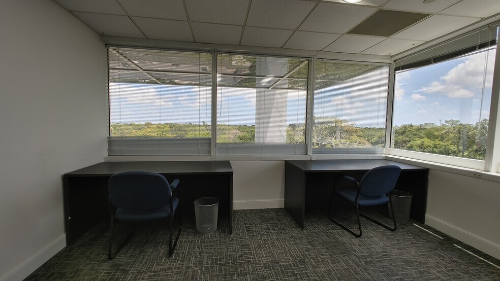 More Photos Of 210 N University Dr, Coral Springs Office For Lease