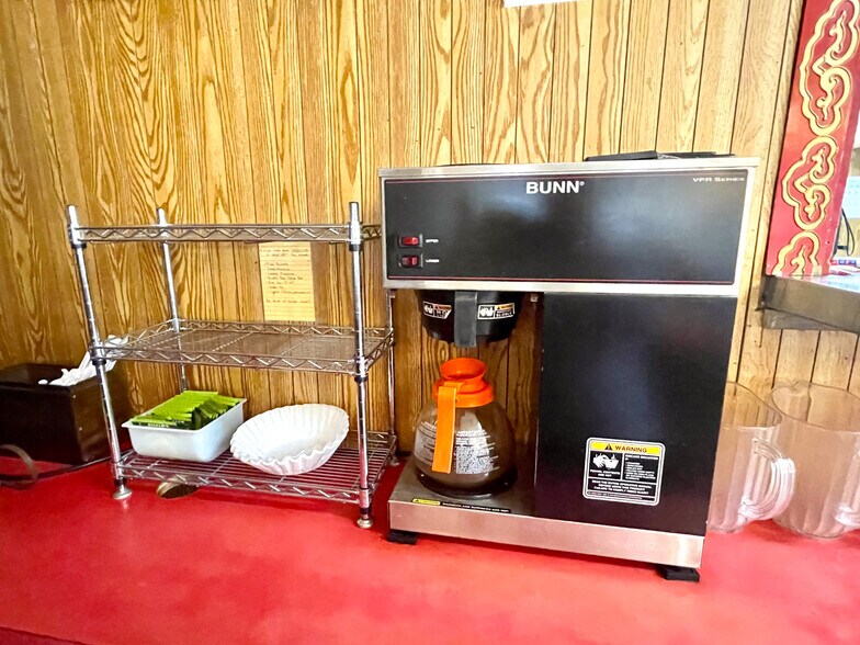 More Photos Of 924 N Main St, Mountain Grove Restaurant For Sale