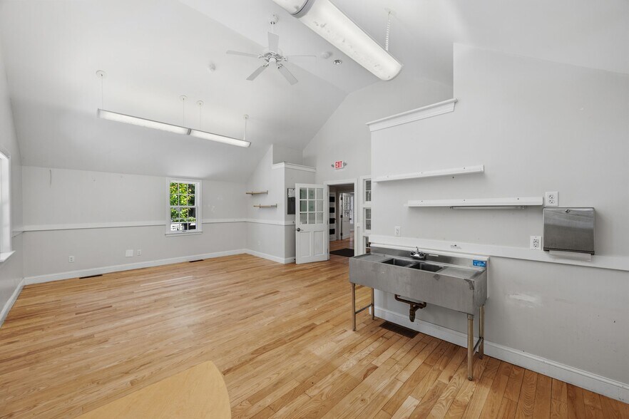 More Photos Of 181 Main St, Rowley Medical For Sale