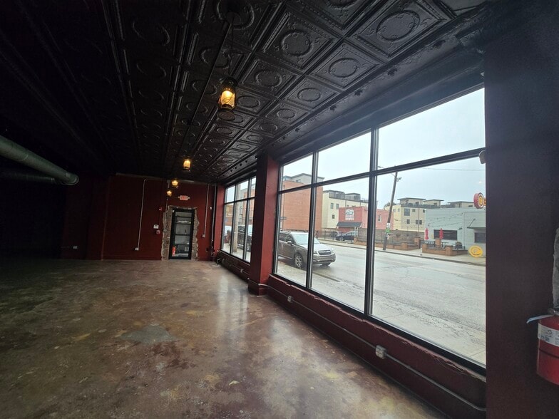 More Photos Of 4507 Lorain Ave, Cleveland Office For Lease