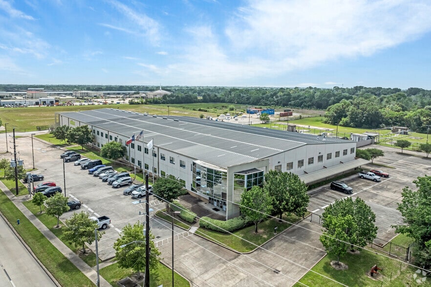 More Photos Of 4400 S Sam Houston Pky E, Houston Warehouse For Lease