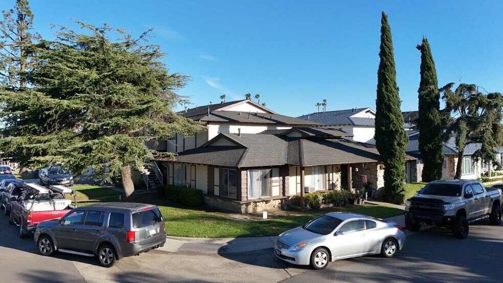 More Photos Of 16932 Lilac Ln, Huntington Beach Apartments For Sale