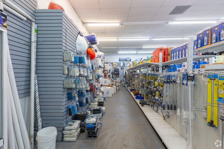 More Photos Of 2205 NW 20th St, Miami Freestanding For Lease