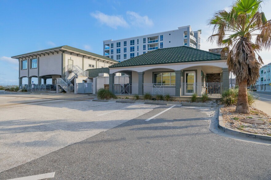 More Photos Of 831 N 1st St, Jacksonville Beach General Retail For Sale