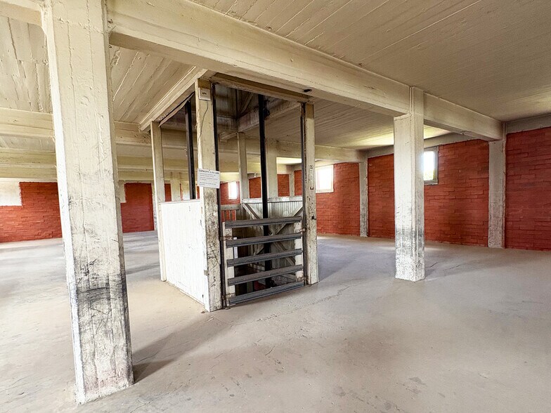 More Photos Of E 201 Anthony St, El Paso, Texas 79901, El Paso Auto Repair For Sale