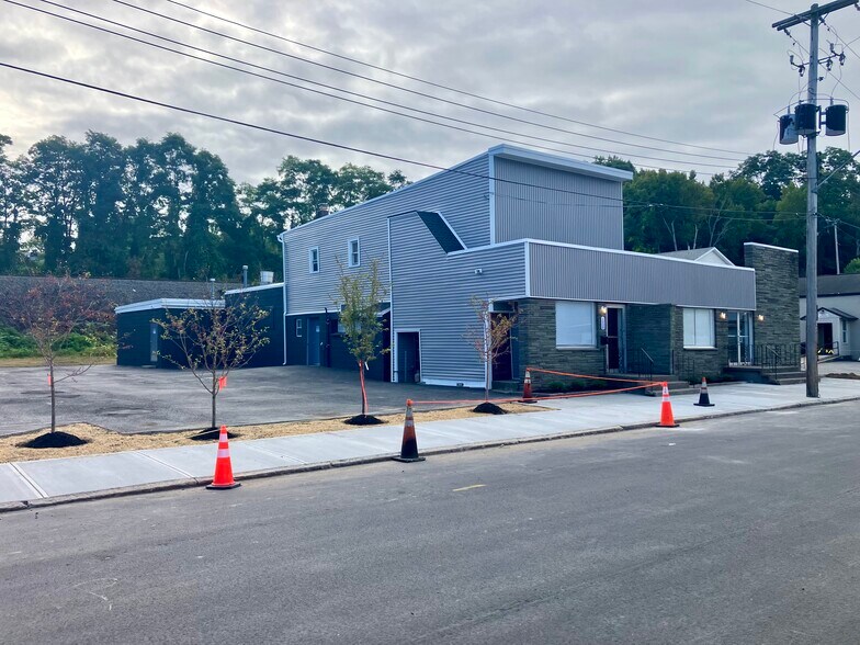 More Photos Of 1332 Lower Broadway, Schenectady Restaurant For Lease