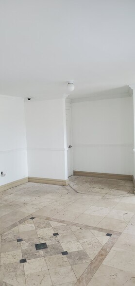 More Photos Of 4201-4237 NW 37th Ave, Miami Warehouse For Lease