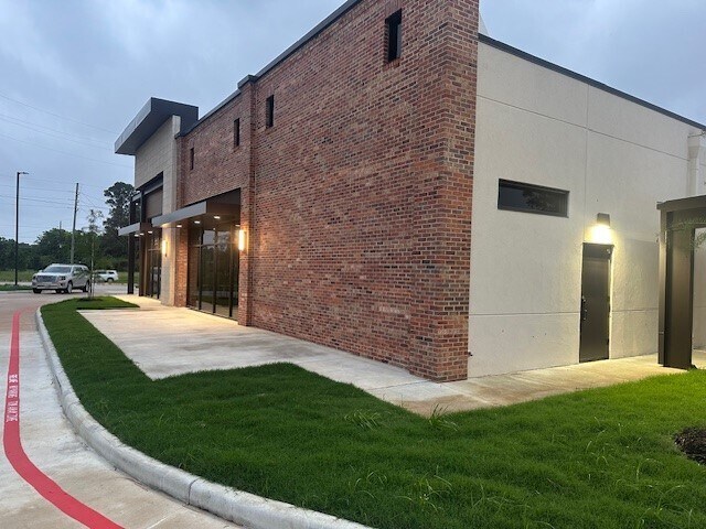 More Photos Of 13330 Spring Cypress Road, Cypress Storefront For Lease