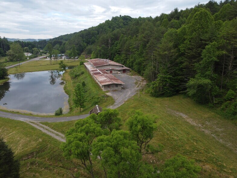 More Photos Of 6421 Highway 91 N, Laurel Bloomery Warehouse For Lease