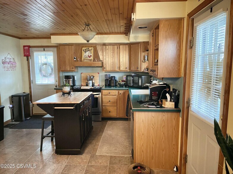 More Photos Of 300-302 N 3rd St, Mifflinburg Apartments For Sale