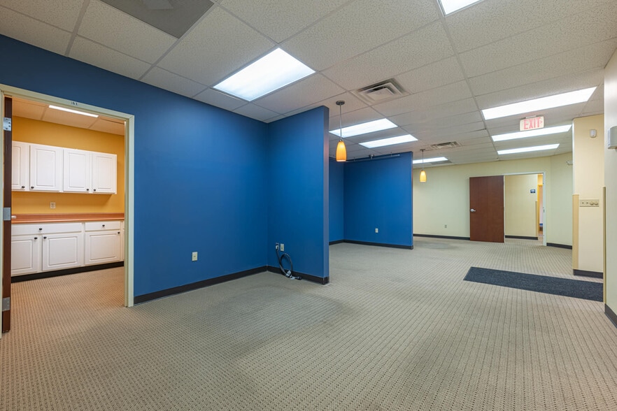 More Photos Of 3040-3050 S Kettering Blvd, Moraine Freestanding For Sale