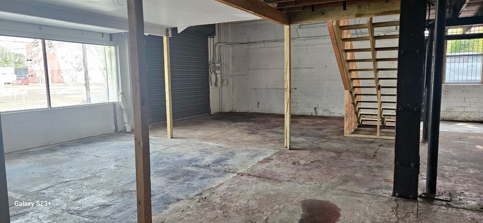 More Photos Of 1502 Columbus Dr, Tampa Auto Repair For Sale