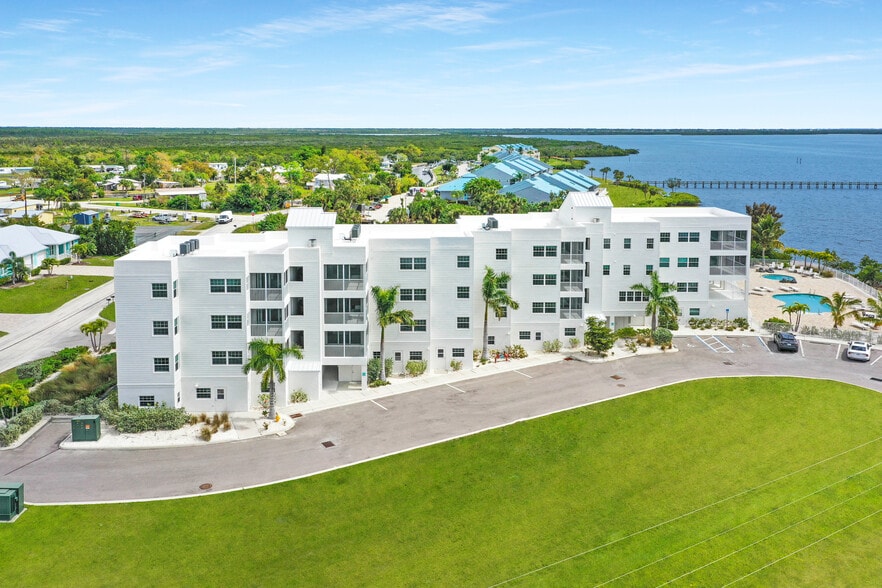 More Photos Of 14550 River Beach Dr, Port Charlotte Apartments For Sale