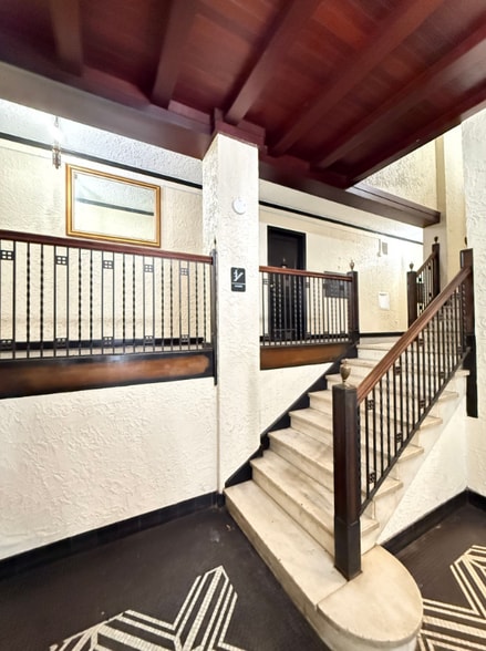 More Photos Of 631 S 4th St, Springfield Apartments For Sale