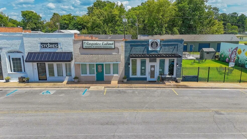 More Photos Of 46 Railroad Ave, Falkville Storefront For Sale