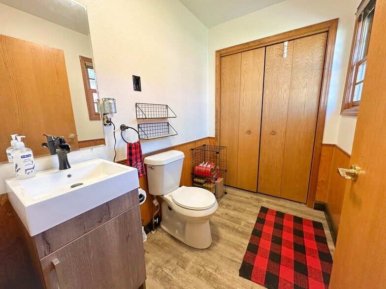 More Photos Of 1511 Hubert Rd, Hubbard Lake Freestanding For Sale