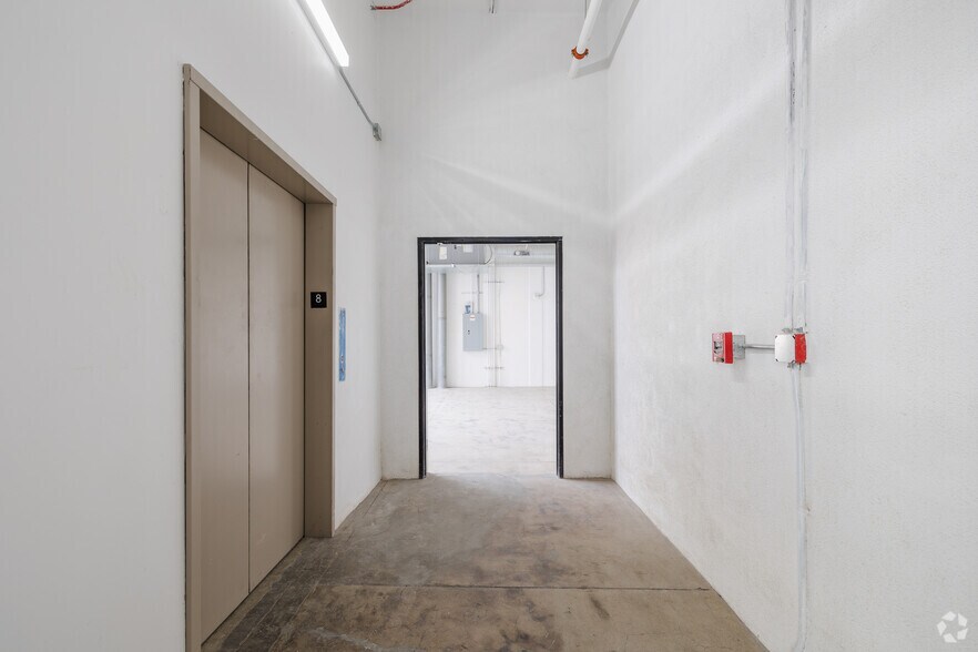 More Photos Of 737 S Broadway, Los Angeles Loft Creative Space For Sale