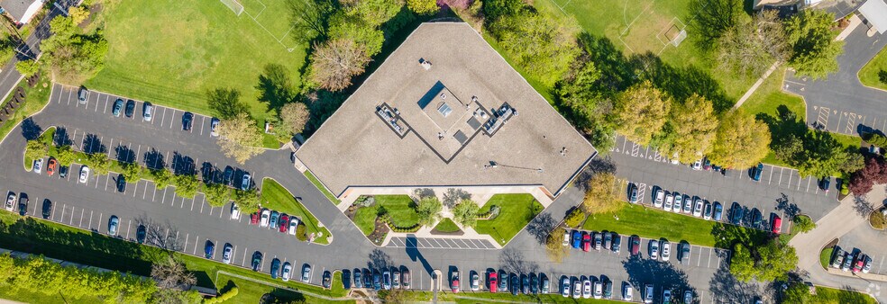 More Photos Of 7265 Kenwood Rd, Cincinnati Office For Lease
