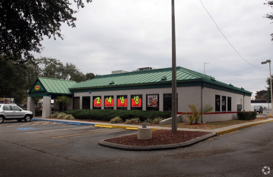 Primary Photo Of 1301 W Brandon Blvd, Brandon Restaurant For Lease
