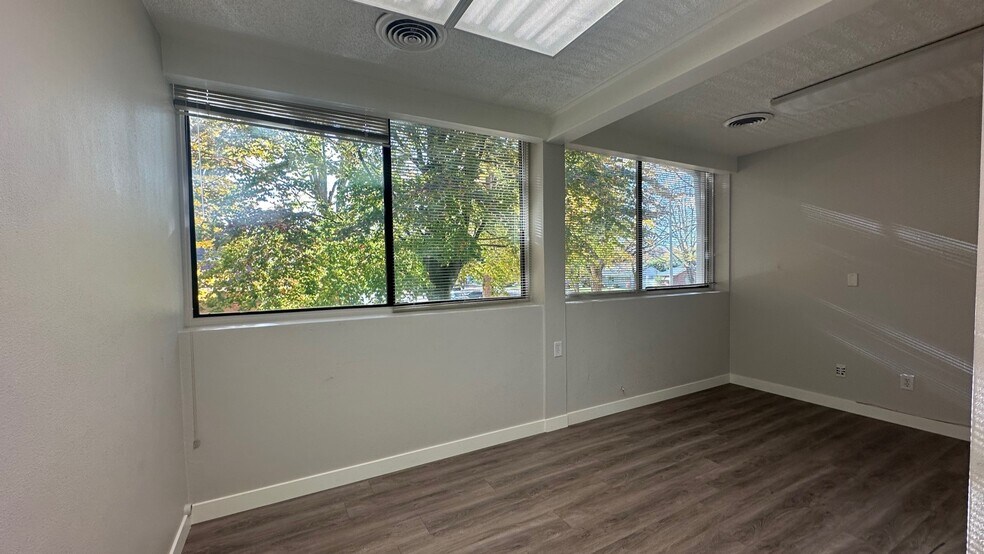 More Photos Of 1717 Olympia Way, Longview Office For Lease