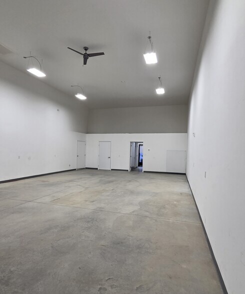 More Photos Of 1301 W Mystery Ave, Wasilla Industrial For Lease