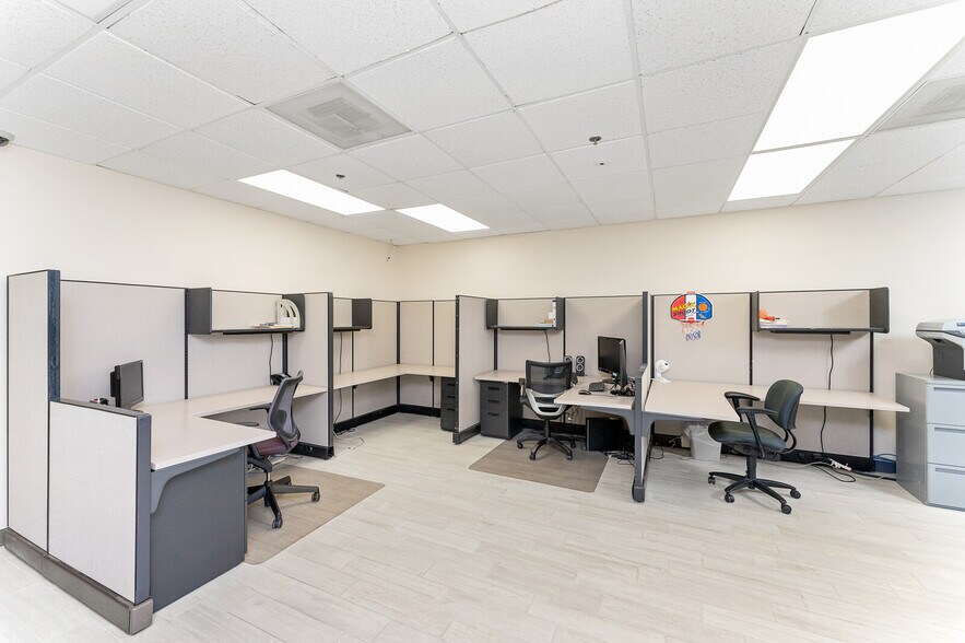 More Photos Of 14325 Willard Rd, Chantilly Office For Lease