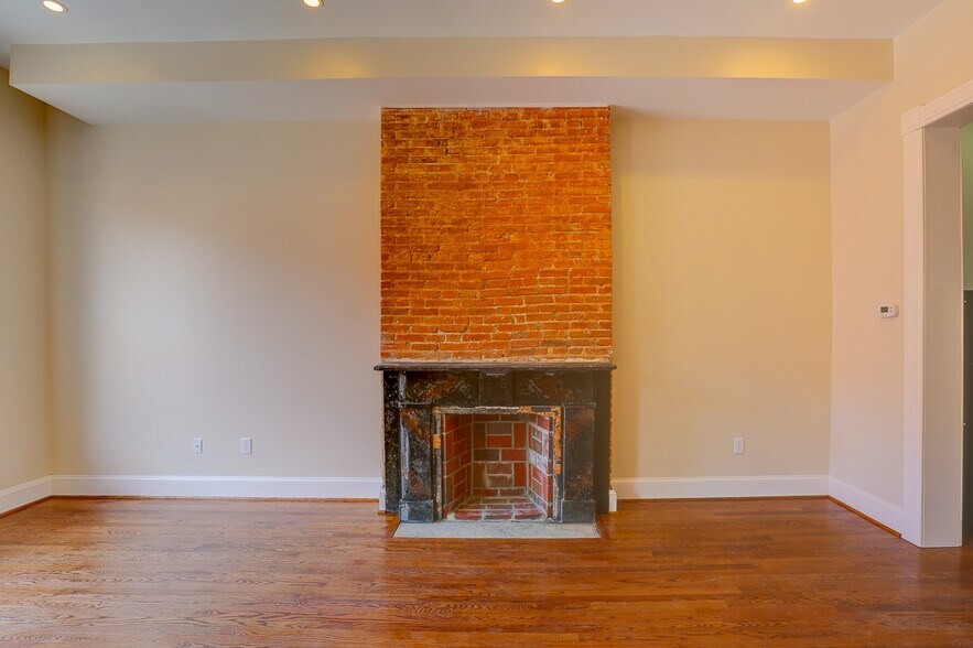 More Photos Of 2116-2118 Saint Paul St, Baltimore Apartments For Sale